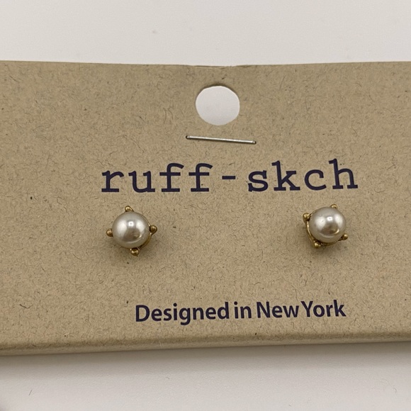 Beautiful Costume Jewelry- Necklace & Earrings - Picture 2 of 9